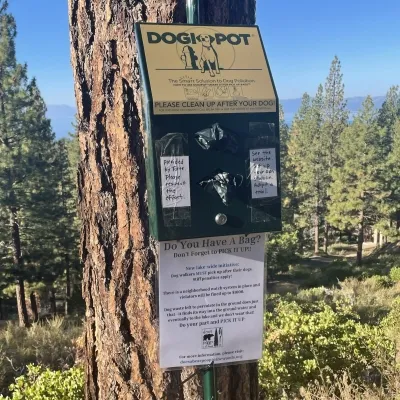 poop-bag-station-sq.webp